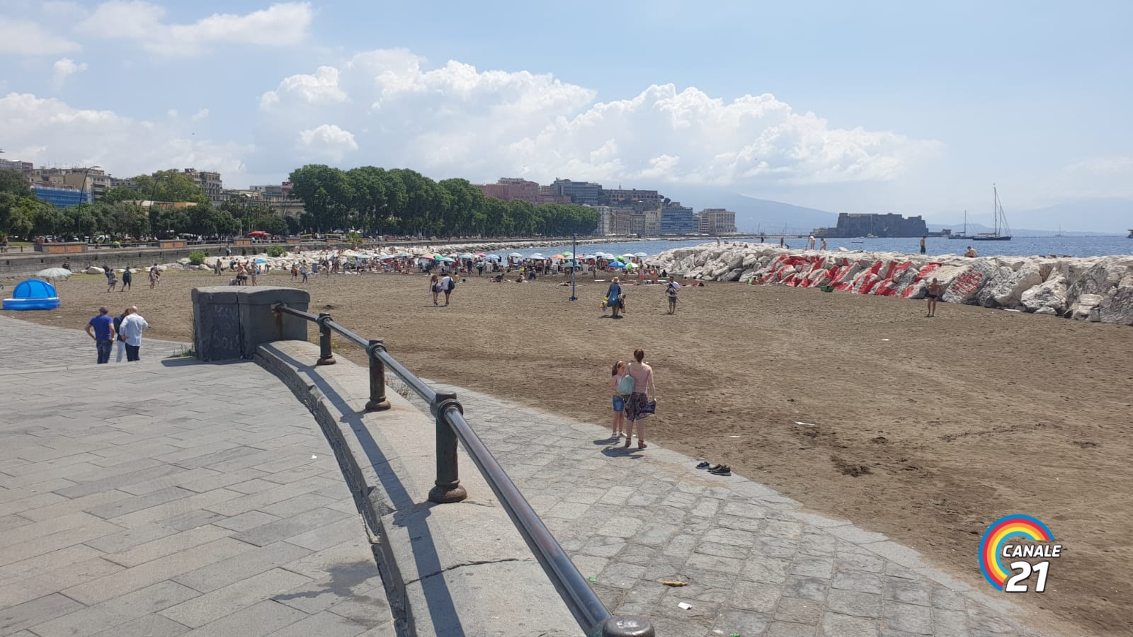 Caro spiagge anche a Napoli