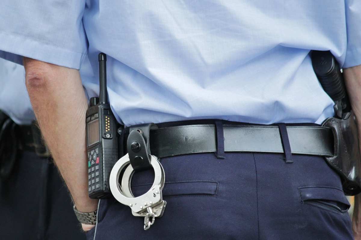 Secondigliano, detenuto tenta fuga, bloccato dagli agenti