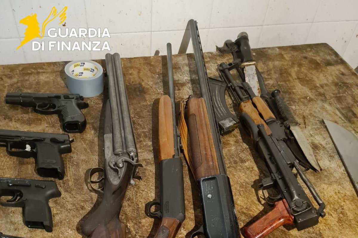 Maxi sequestro di droga, armi e 4 arresti in provincia di Roma