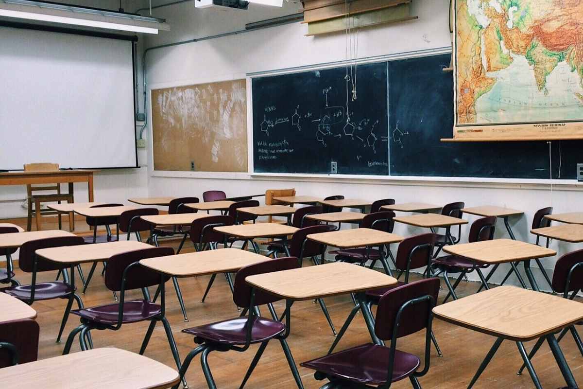 Valditara: investimenti in 35 scuole della periferia di Napoli