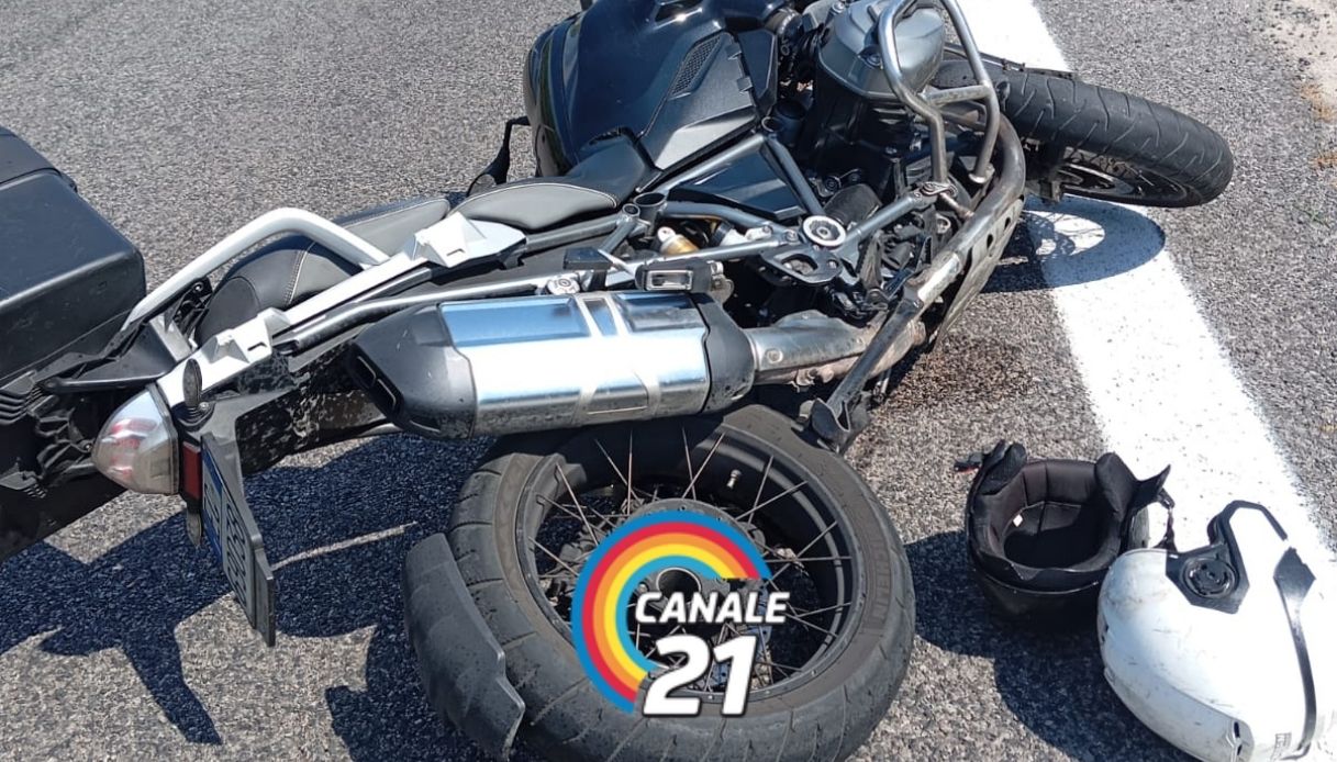 Salerno: incidente in tangenziale, grave noto fotografo