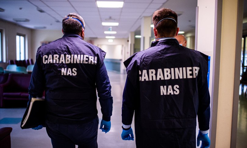 Calabria, 60 napoletani intossicati in vacanza