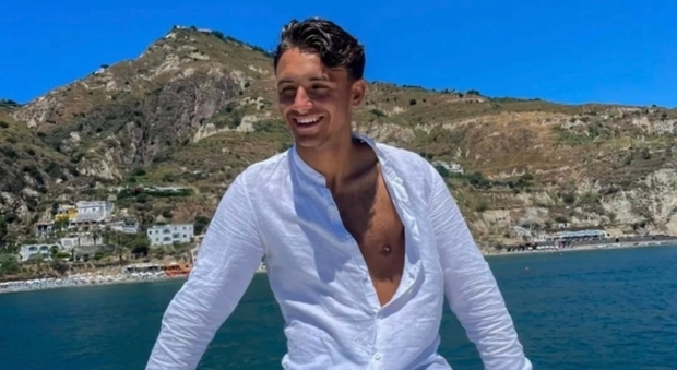 Bacoli, oggi i funerali dello skipper