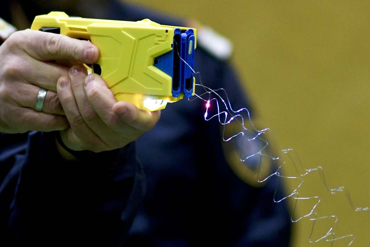 Morto dopo il taser: due scariche, la seconda più intesa