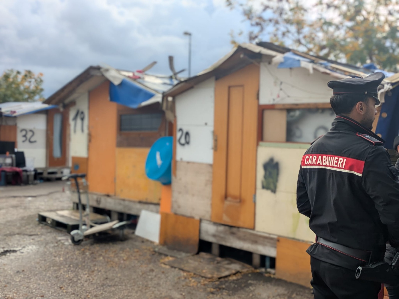 Campo rom di Poggioreale, blitz dei Cc