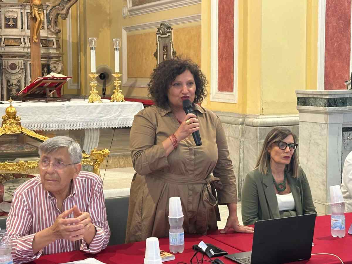 Arzano, Cinzia Aruta si dimette da sindaco