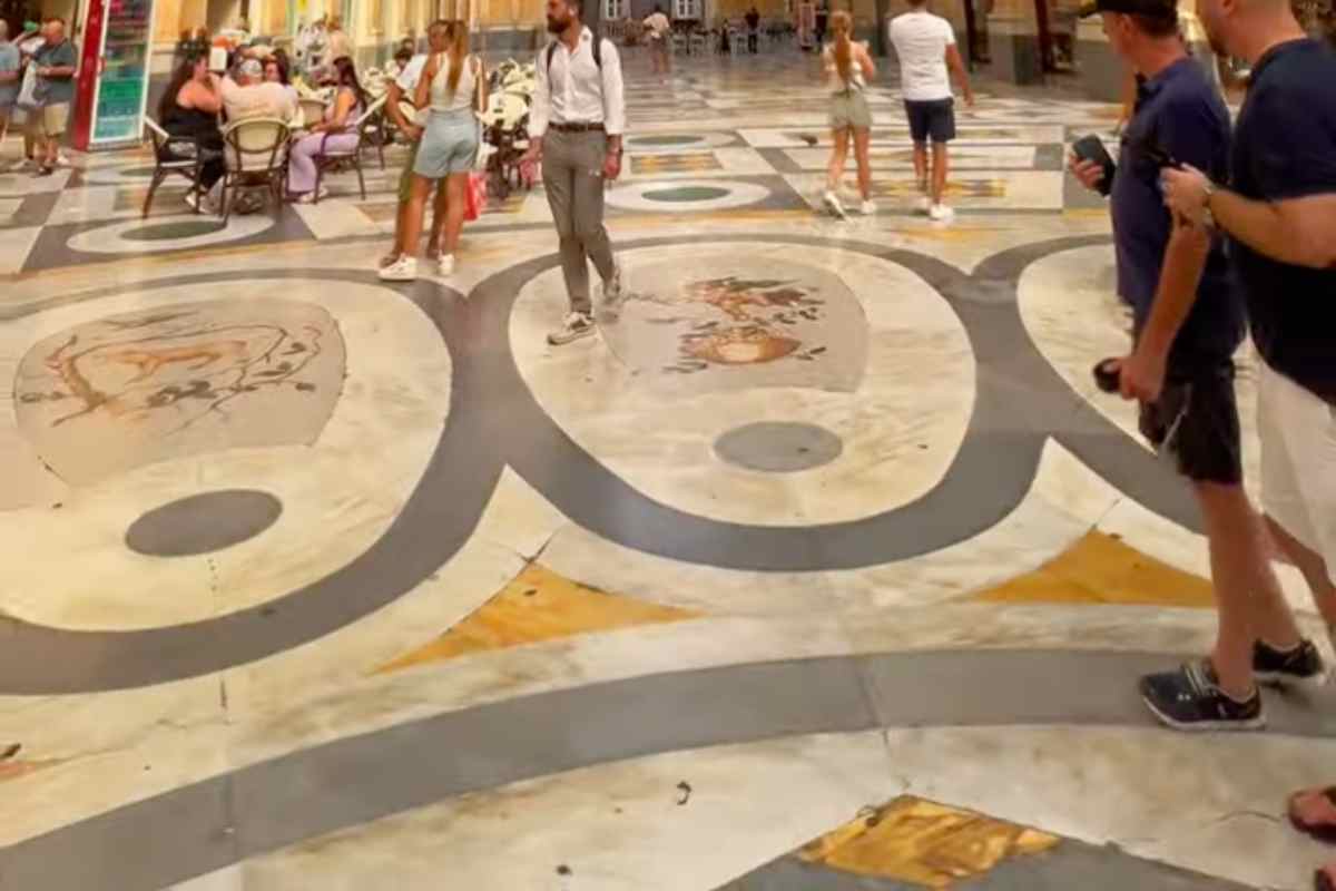 Restauro Galleria Umberto rischio danni al pavimento