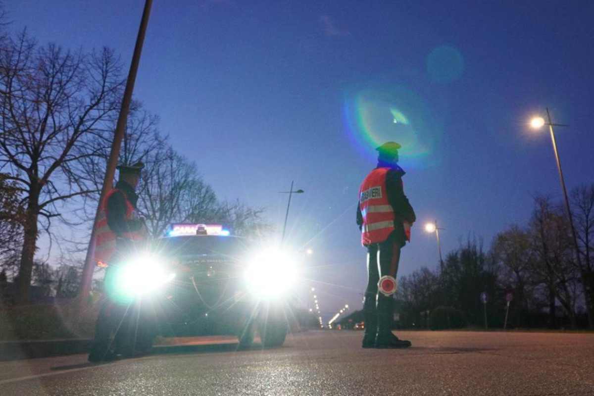 Capodrise, incidente stradale con due minorenni, automobilista identificato