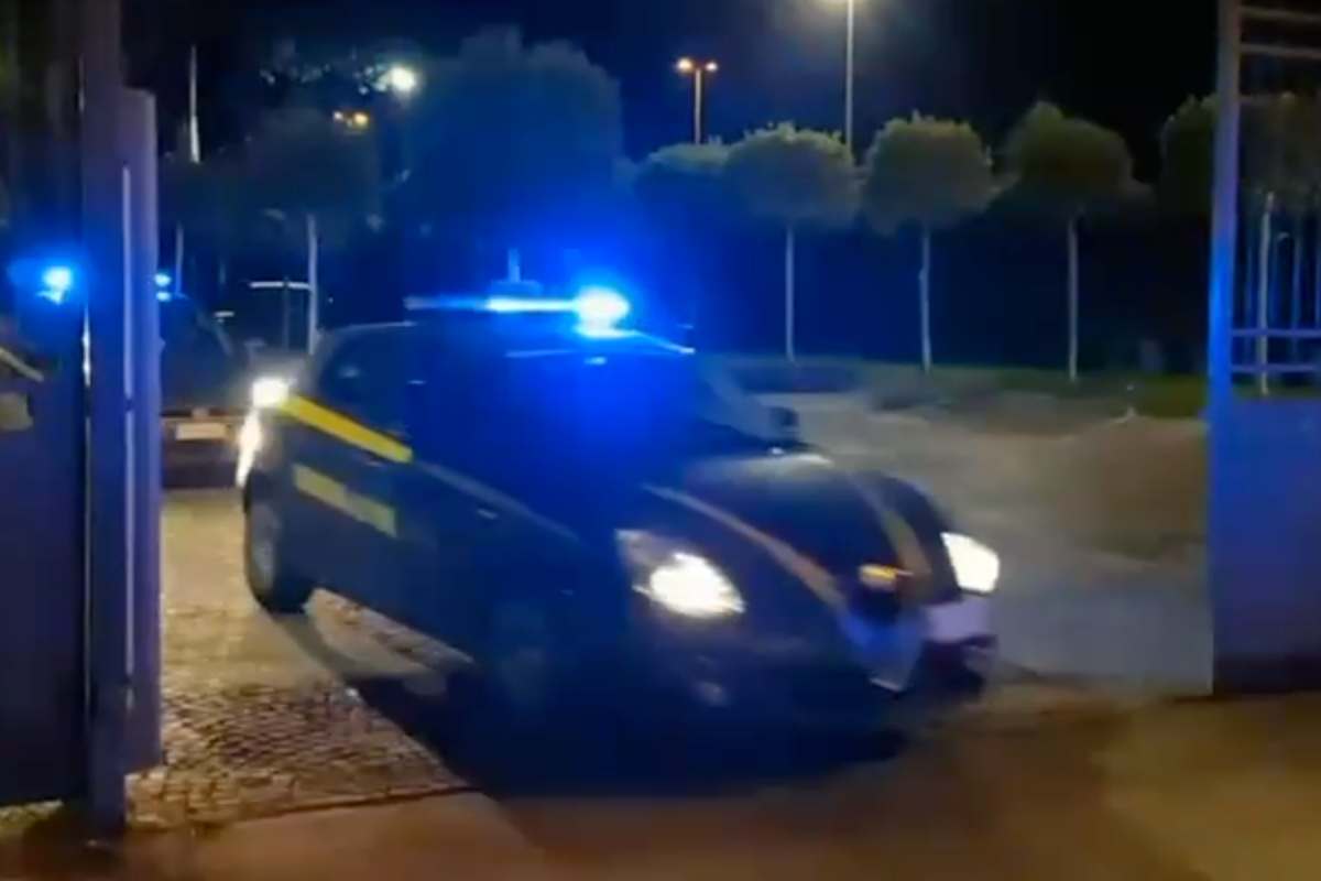 Vendevano droga attraverso i social e la spedivano per posta, 2 arrestati