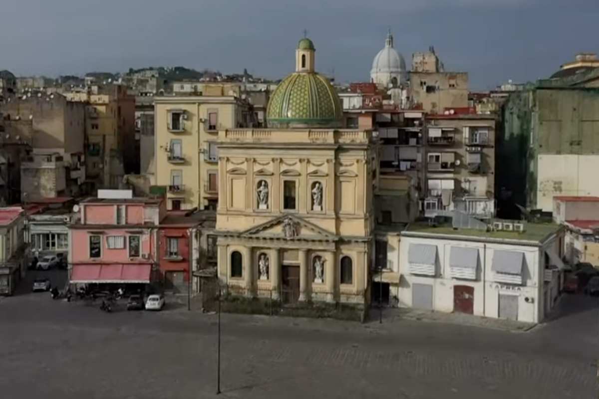 Via Crucis speciale a Piazza Mercato