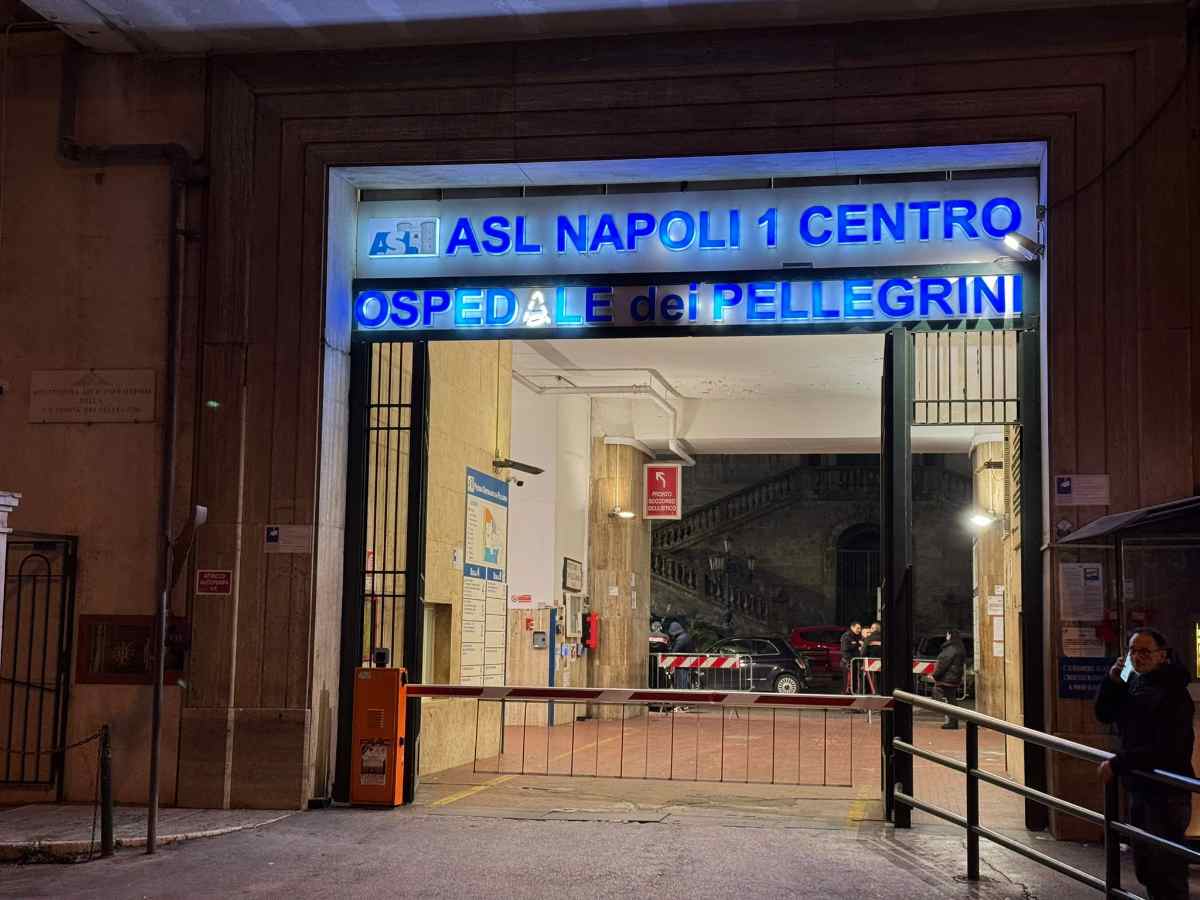 Napoli, il 14enne accoltellato a Piazza Municipio è fuori pericolo