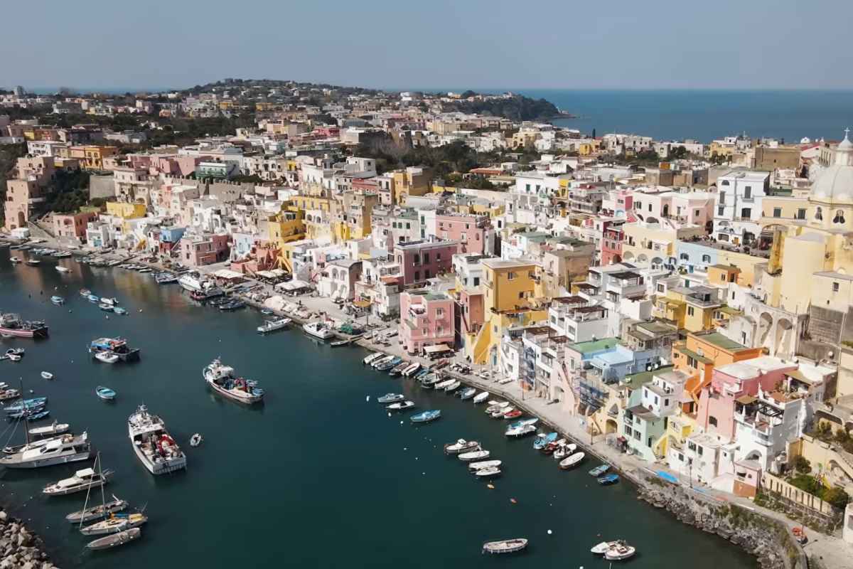 A Procida soccorsa una manta, era in difficoltà a riva