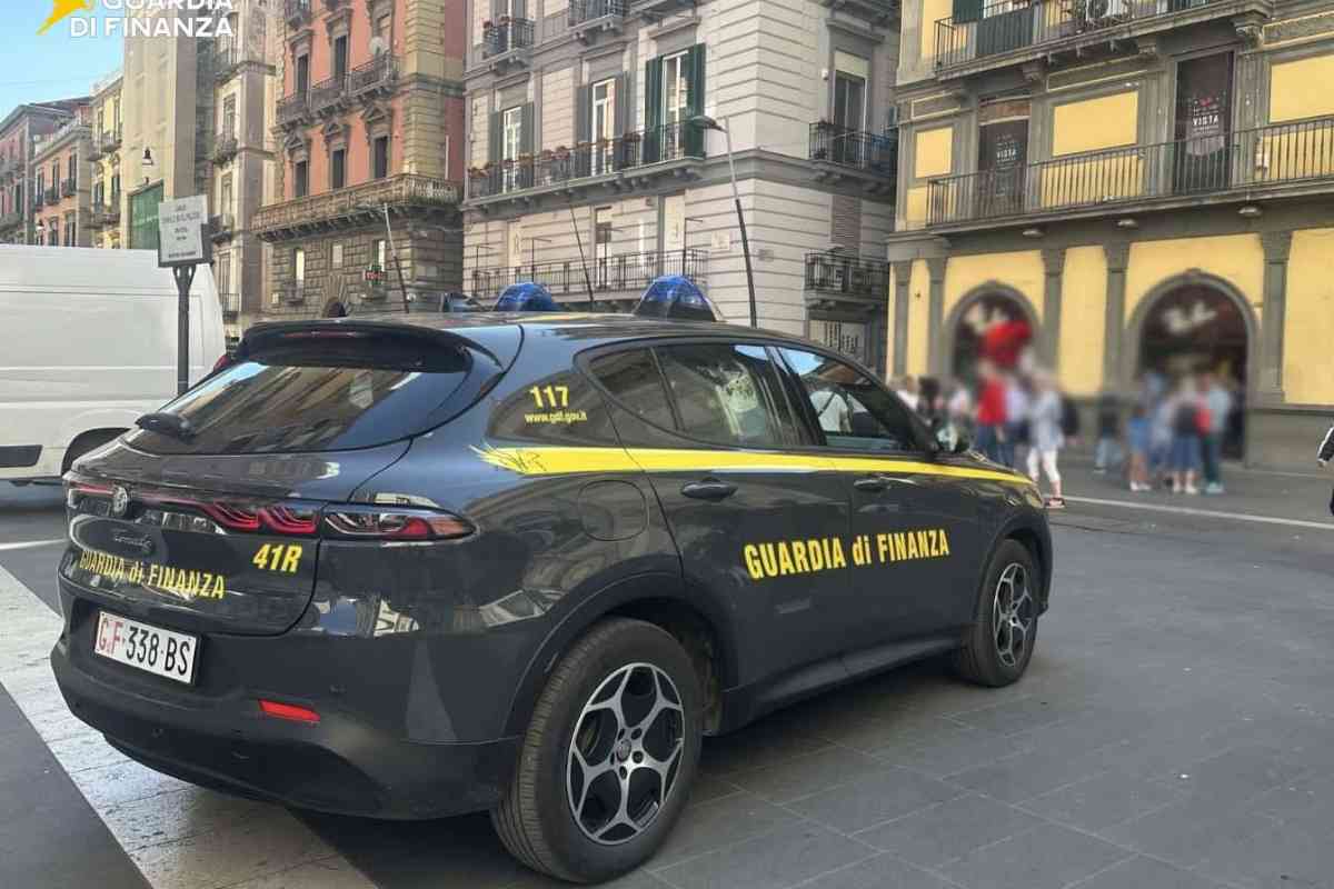 Concerti allo stadio Maradona, controlli e sequestri dei finanzieri