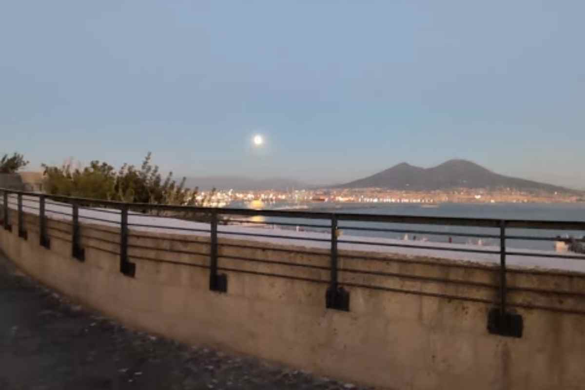 Per scattare un selfie cade dal Monte Echia a Napoli, grave 20enne