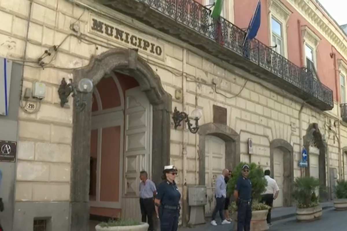 Torre Annunziata, comune sciolto: dipendenti legati ai clan le motivazioni