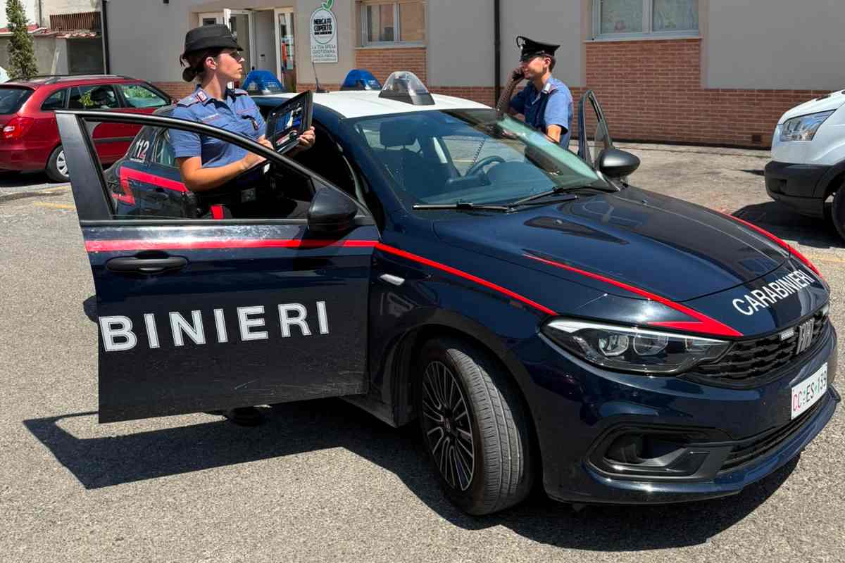 Torre del Greco, danneggia contenitori differenziata: denunciato
