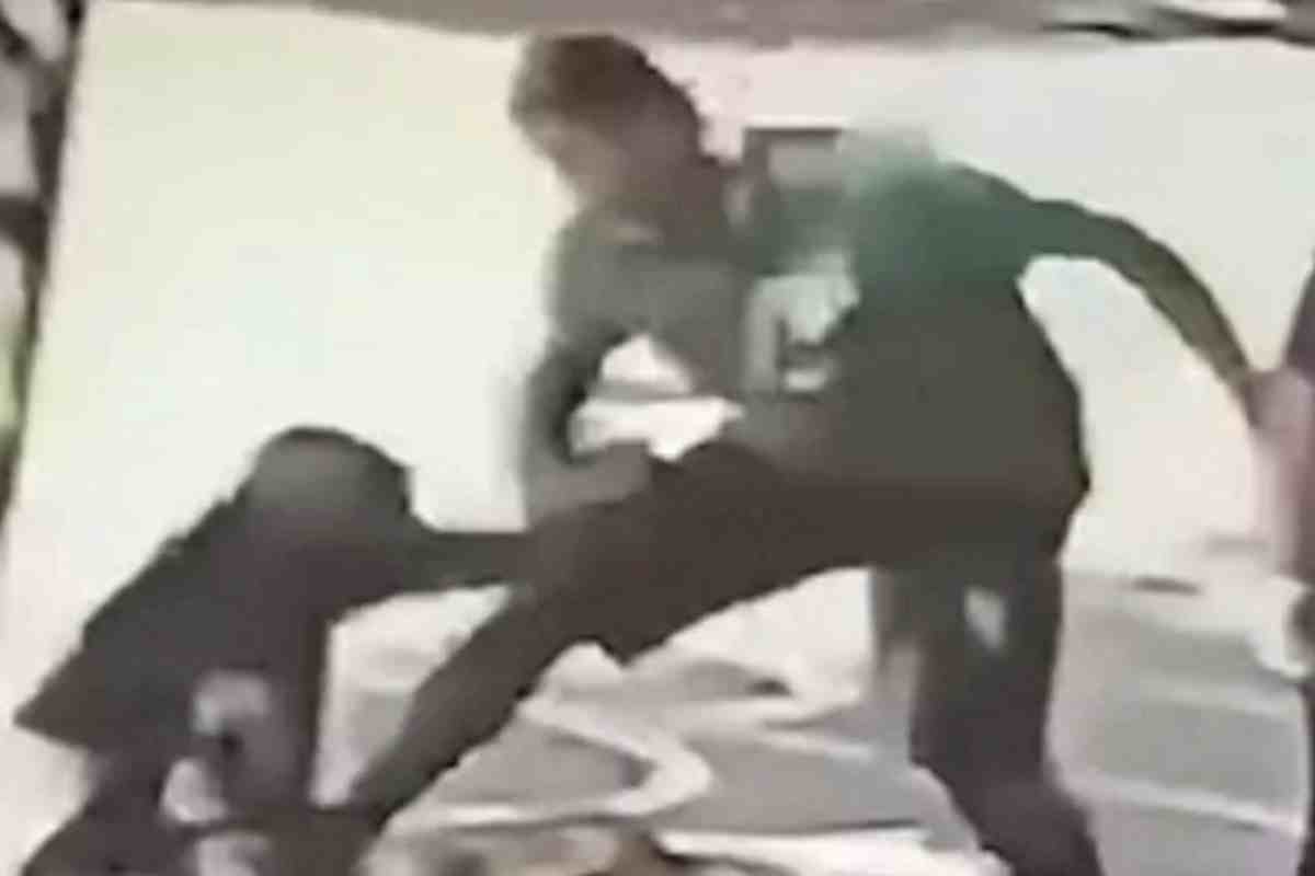 Caserta, clochard morto: la violenza in un video