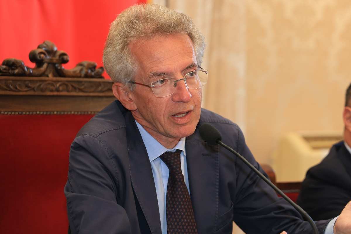Napoli, Manfredi: pronta la candidatura bis